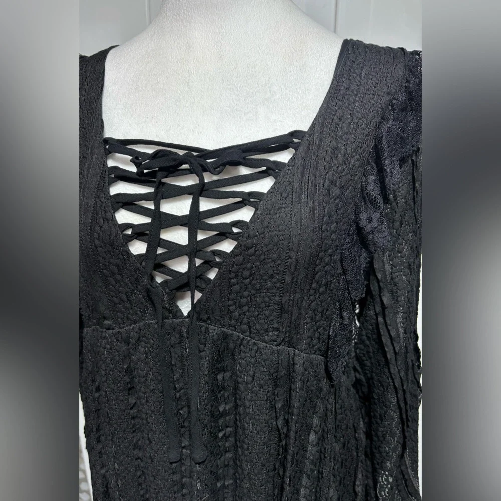 New POL black lace dress - Picture 3 of 8